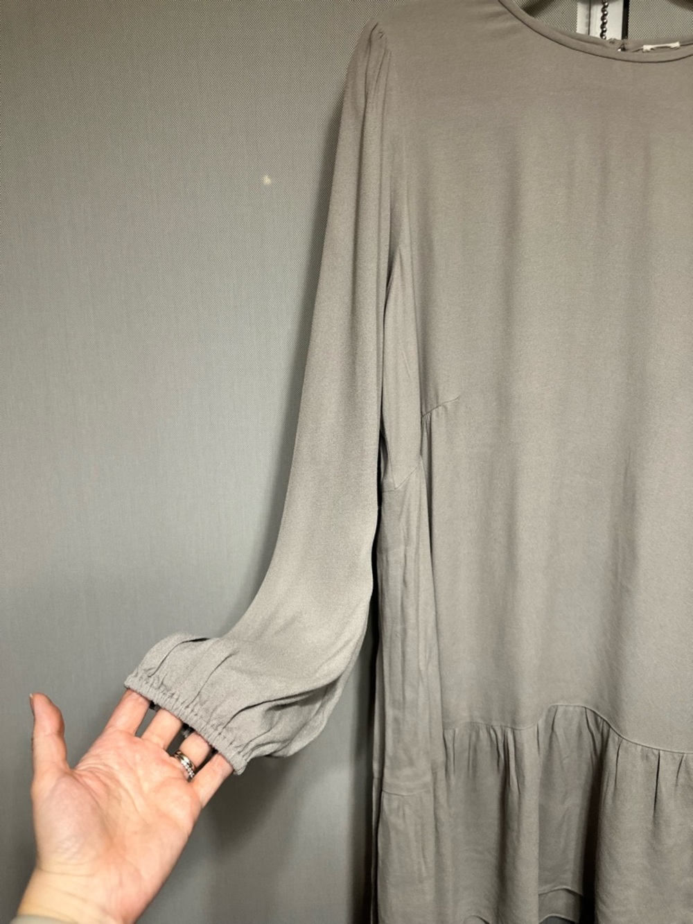 Aritzia Wilfred ($110) Lambrusco Light Grey Tiered Mini Dress PTP 23” AS IS - Picture 7 of 14